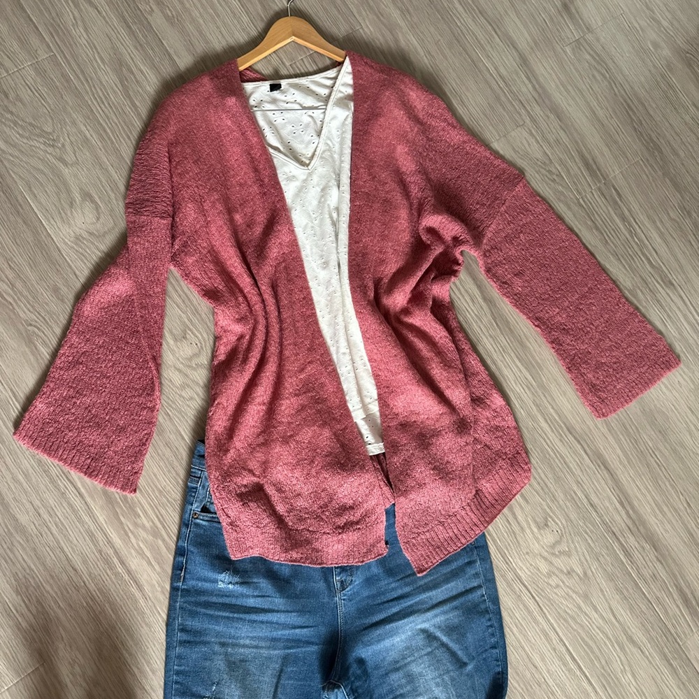 Oversized Kitted Pink Cardigan 🩷